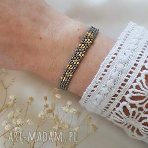 pastelowa bransoletka geometryczna, we wzory regulowana, szaro