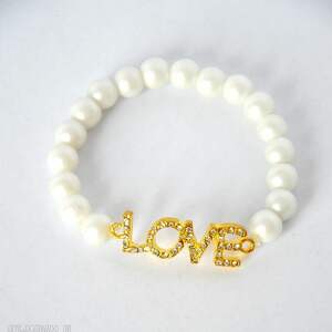 handmade bracelet by sis: cyrkoniowy napis love w białych perłach