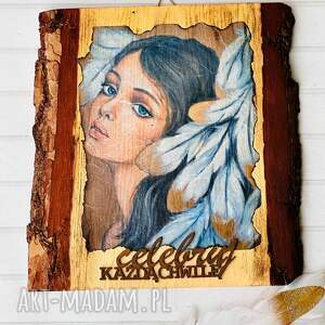 anioł na desce, naturalne drewno, cytat, życzenia prezent dla niej, aniołna