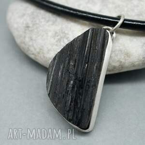 czarny trumalin wisior amulet danwaith, srebrny wisiorek, surowy kamień