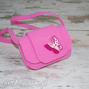 ręcznie zrobione dla dziecka różowa filcowa torebka z motylkiem