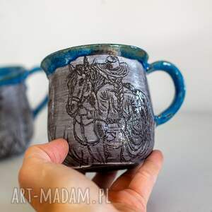 Kubek ceramiczny sgraffito Cowgirl Warkoczyk 400 ml - rękodzieło Azul Horse