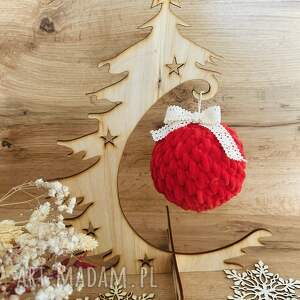 pomysł na prezent świąteczny, bombka na szydełku