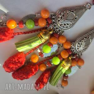 każdy w urnie wygląda chmurnie, klipsy wykonane w pojedynczym