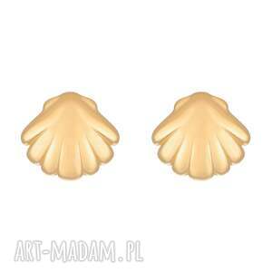 Złote kolczyki, sztyfty, muszelki, muszle