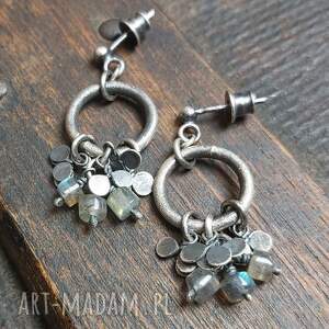minimalistyczne kolczyki ze srebra i labradorytów, biżuteria autorska, srebro