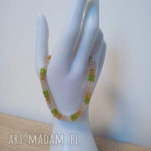 bransoletka z mieniących się koralików, gustowna biżuteria, biżuteria ręcznie