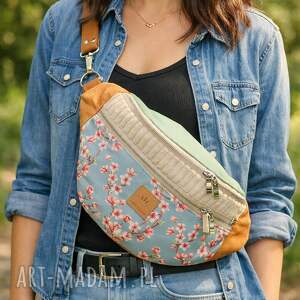 Bardzo duża nerka damska z weluru Capri, XL