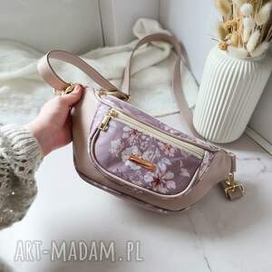 nerka damska pola różowa w kwiaty ekoskóry