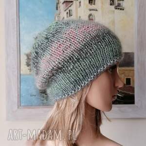 RĘCZNIE NA DRUTACH - Z morelą - miła, puchata, szlachetna czapka