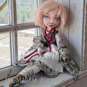 Prezent Marylka Góralka e piet. Artystyczna lalka kolekcjonerska