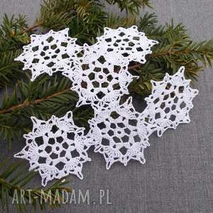 crochetart zestaw białych gwiazdek śnieżynek na choinkę 6szt, ozdoby świąteczne