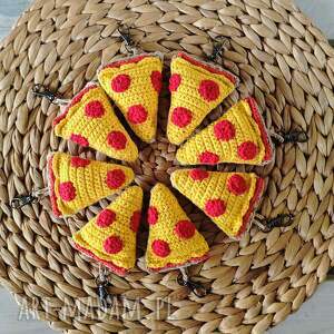 Szydełkowy breloczek pizza pepperoni - handmade