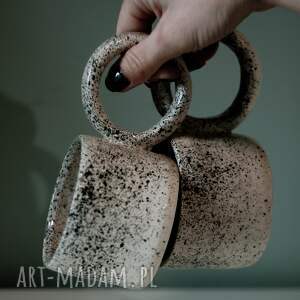 Zestaw dwóch kubków z dużym uchem, nakrapiane, kleksy