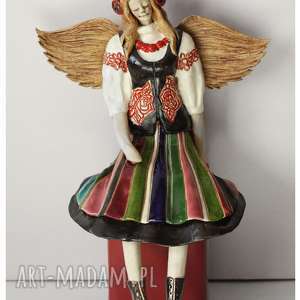 ręcznie zrobione ceramika anielica w stroju krakowskim
