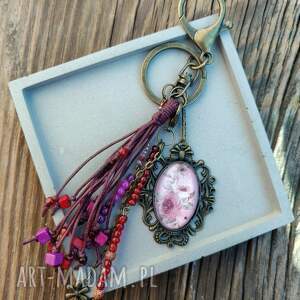 romantyczny brelok vintage z różami i chwostem prezent dla niej