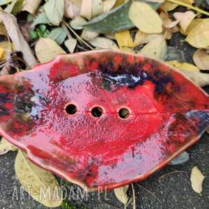 Mydelniczka ceramiczna w jesiennej czerwieni - ręcznie szkliwiona do łazienki
