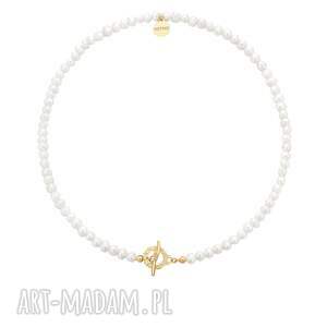 Złoty z pereł naturalnych z ozdobnym zapięciem, naszyjnik
