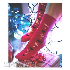 handmade pomysł na prezent skarpetki świąteczne w renifery czerwone
