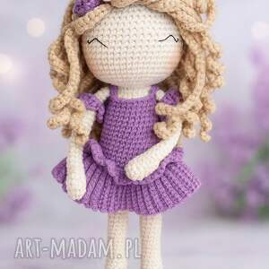 lalka szydełkowa, laleczka na szydełku