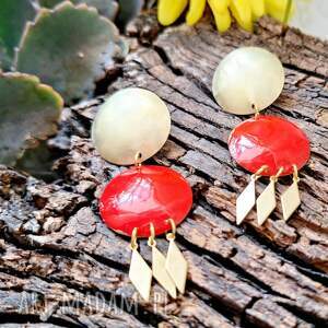 🌺 kolekcja viva letnie mosiężne kolczyki z czerwonym elementem emaliowanym