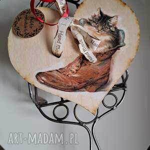 handmade pomysł na prezenty świąteczne słodziak kot w bucie serce