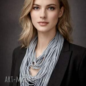 Milita Nikonorov: naszyjnik dzianinowy - szary (unisex) oryginalny, szal