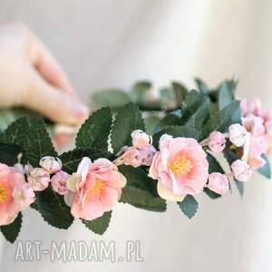 Dzika róża - romantyczny wianek na komunię i ślub