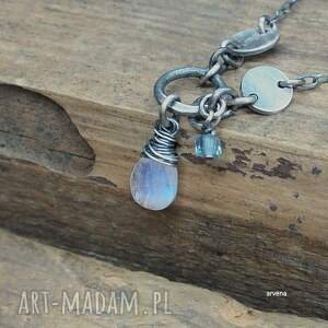 Kamień księżycowy - minimalistyczny 01