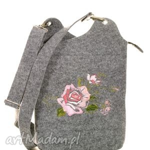 ręcznie zrobione na ramię filcowa torebka z haftem wiosennej róży