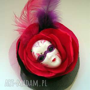 broszka z kolekcji masquerade - pierzasta iii, pióra, maska, kwiat tiul