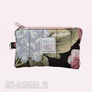 Pikowany kwiatowy portfelik na zamek - etui na karty