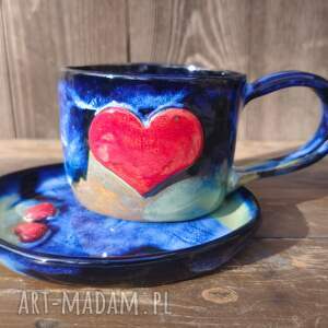Prezent Ceramiczny kubek z talerzykiem - serce c910)