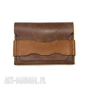 skórzany z klapką ręcznie uszyty - brązowy portfel