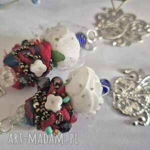 Kolczyki AŻUR i białe róże w odcieniu azuru - lekkie, handmade