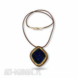 wisiorek ceramiczny ROMB granatowo brązowy, naszyjnik z wisiorkiem