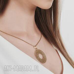 naszyjnik z motywem koła Nemesis c984, ażurowy wisior