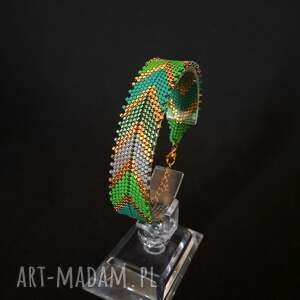 elegancka zielona bransoletka z koralików, biżuteria boho co