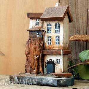 drewniany domek, dekoracja ręcznie malowana - stary pensjonat, malowany doemk