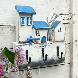 drewniany wieszak na klucze - chatki z niebieskimi dachami mały wieszaczek