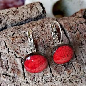 czerwone kolczyki ceramiczne wiszące antyalergiczne - biżuteria na prezent