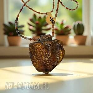 unikatowy wisior z bursztynem unikalnym naszyjnik