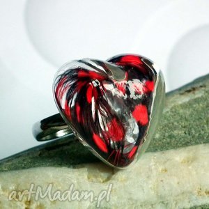 piórkowe terrarium - pierścionek z pórami w szkle, szklany, czerwony prezent