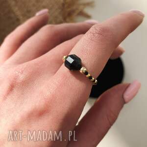 pierścionek ochronny czarny turmalin złoty hematyt