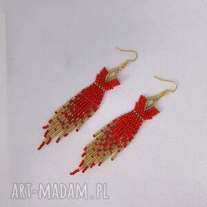 Sukienki, suknie czerwone ze złotym akcentem z koralików