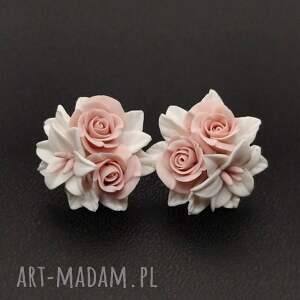 Prezent Kolczyki sztyfty z miniaturowym bukiecikiem róż i lilii