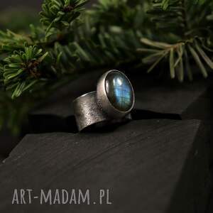 pierścionek z labradorytem niebieskim prezent