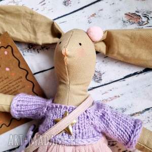 Prezent Duża przytulanka w sweterku z wyszytym imieniem