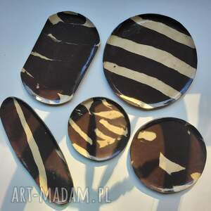 Zestaw do serwowania na prezent, podstawka, komplet talerzy