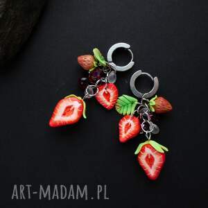 Długie kolczyki z truskawkami - cottagecore, handmade z glinki Fimo